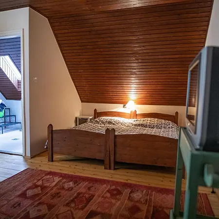 Tusculanum Panzio Bed & Breakfast Mindszentkalla