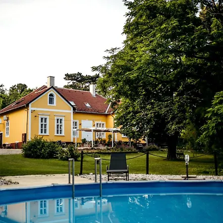 Tusculanum Udvarház Bed & Breakfast Mindszentkálla
