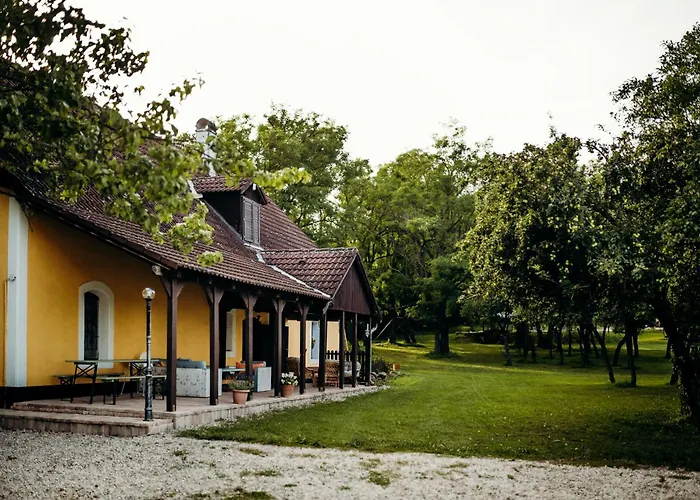 Tusculanum Udvarház Bed & Breakfast Mindszentkálla