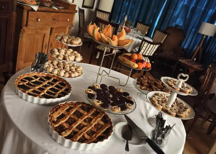 Tusculanum Udvarház Bed & Breakfast *